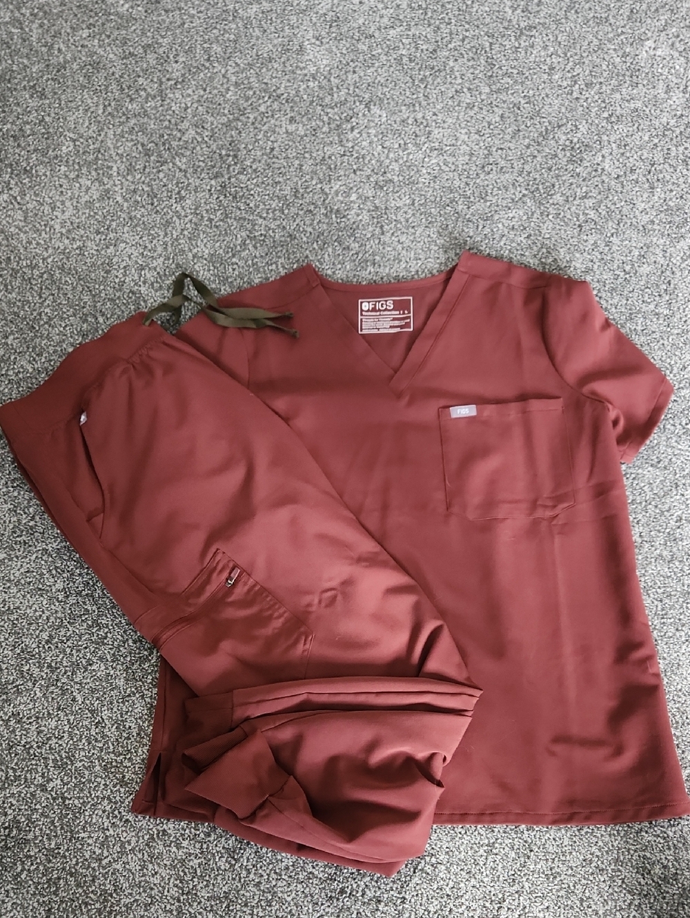 Figs Walnut Scrub Set - L catarina Top & XL Joggers